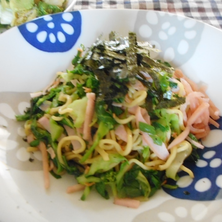 ハムとキャベツの醤油焼きそば